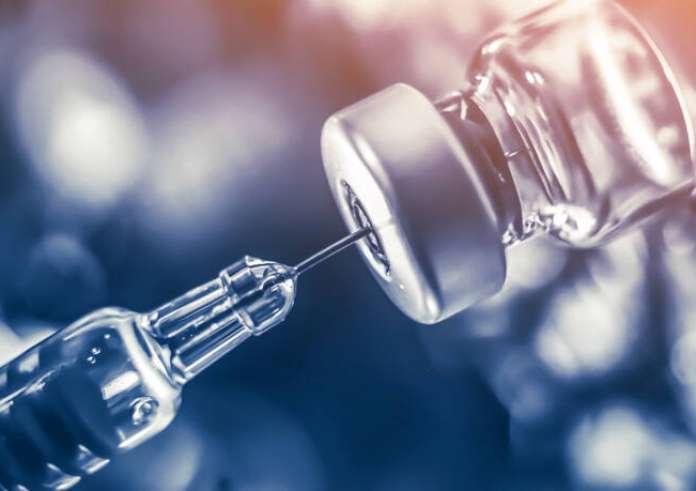 Σε θέση μάχης  Facebook, Twitter και Google για την παραπληροφόρηση που αφορά το εμβόλιο για τον κορονοϊό