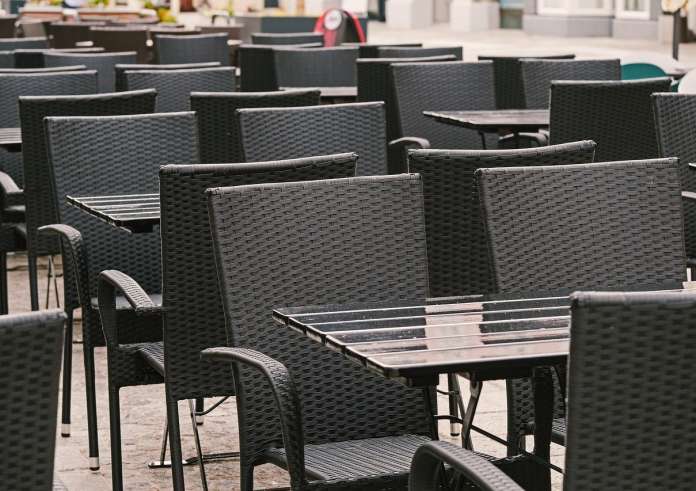 Επιχείρηση για παράνομα τραπεζοκαθίσματα στην Αθήνα - QR code σε κάθε κατάστημα