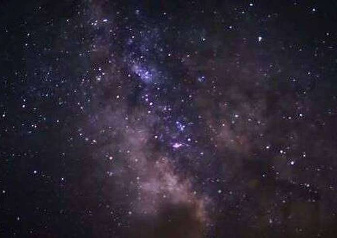 Η CIA "είδε" εξωγήινους στη Σελήνη - Μυστική βάση με πύργους