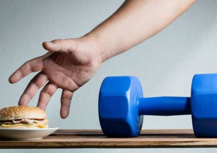 Οι 12 μικρές συνήθειες που θα σας βοηθήσουν να χάσετε βάρος