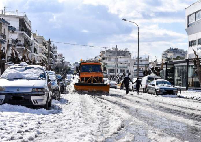 Η κακοκαιρία χτυπάει - Ραγδαία πτώση θερμοκρασίας και χιονοπτώσεις