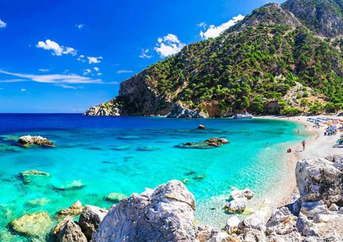 Πρόγραμμα τουρισμού Αγροτικής Εστίας ΟΠΕΚΑ: Οι δικαιούχοι - Τα ποσά και τα «πέναλτι»