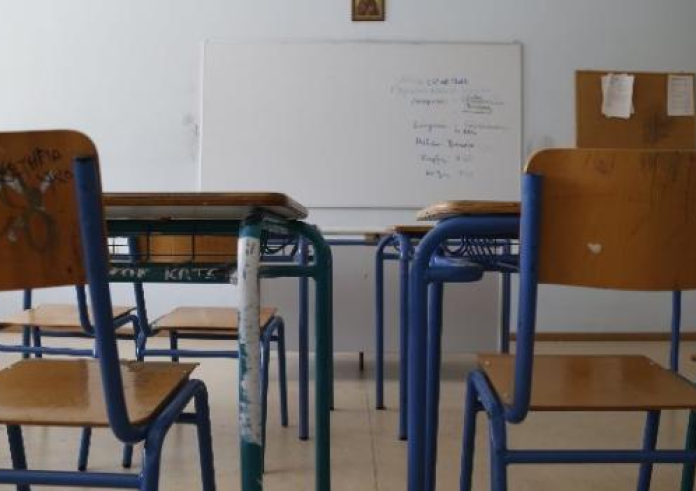 Μαρούσι: Ανήλικοι πεταξαν κροτίδες και αυγά σε μαθητές γυμνασίου – Τραυματίστηκε καθηγήτρια