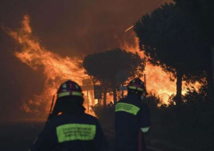 Αχαΐα: Φωτιά στις Νεραντζιές Αιγίου