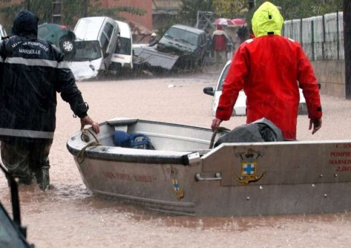 Τέσσερις νεκροί από τις πλημμύρες στη νοτιοανατολική Γαλλία - Τρεις αγνοούμενοι στην Ισπανία