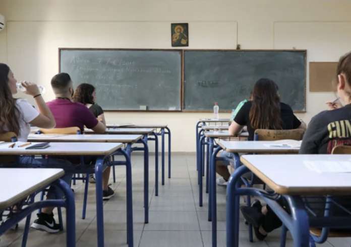 Πανελλήνιες 2022 ΓΕΛ: Λατινικά, Χημεία και Πληροφορική την Τετάρτη