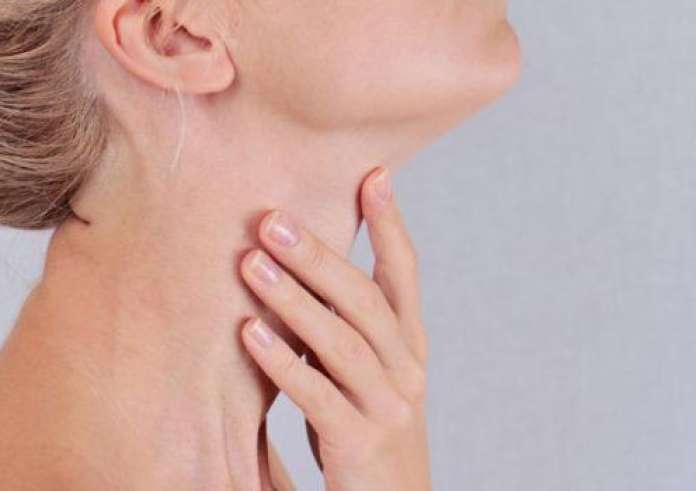 Πού μπορεί να οφείλεται το γαργαλητό στον λαιμό