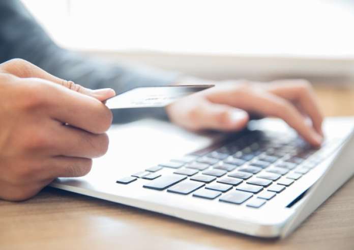 Διέρρευσαν 16 δισ. passwords από Apple, Google και Facebook