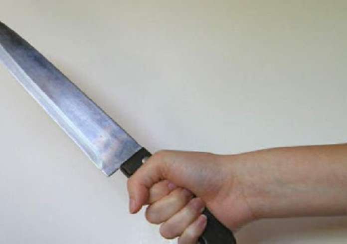 «Αυτοτραυματίστηκε», λέει ο ιατροδικαστής για τη γυναίκα που κατήγγειλε ότι τη μαχαίρωσε ο σύζυγός της στη Νίκαια