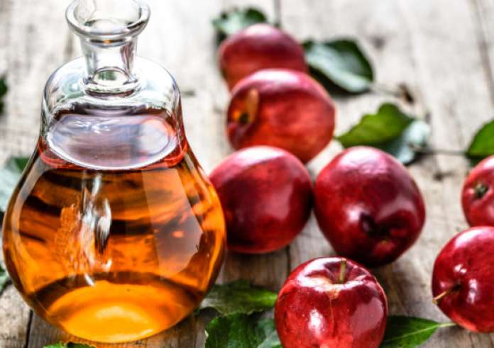 Παλινδρόμηση οξέος: Τι κάνει το μηλόξυδο