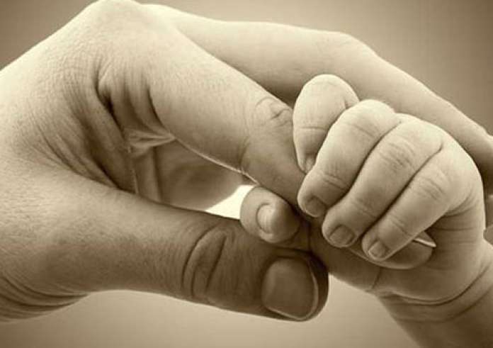 ΔΥΠΑ: Νέες διευκρινίσεις για την ειδική παροχή προστασίας μητρότητας – Ποιες μητέρες δικαιούνται την παροχή