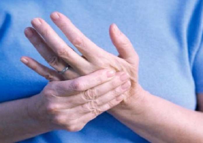 Κρακ στα δάχτυλα: Τελικά είναι επικίνδυνο;