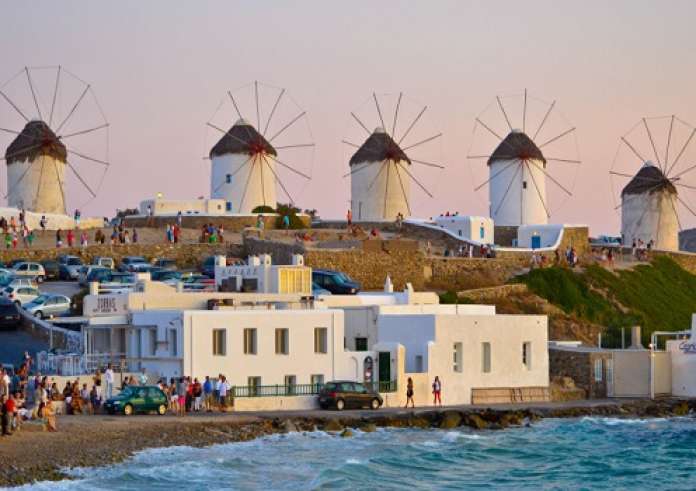 Μύκονος: Άγρια συμπλοκή μεταξύ αλλοδαπών σε μπαρ – Ένας νεκρός κι ένας βαριά τραυματίας