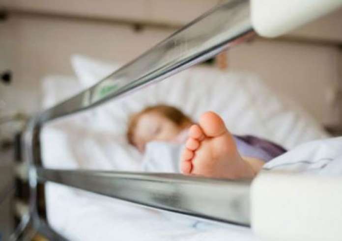 Κρήτη: Διασωληνωμένο το 3χρονο αγοράκι με βαριά χτυπήματα - Συνελήφθησαν μητέρα και σύντροφος