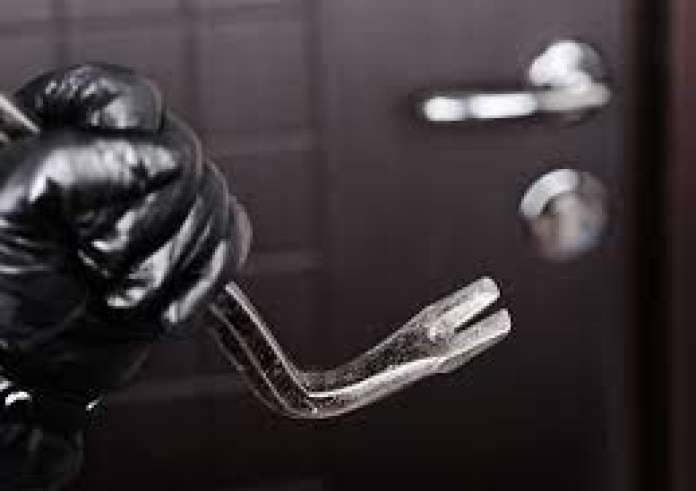 Γλυφάδα: Συνελήφθη 26χρονος διαρρήκτης που είχε μπει 3 φορές στην ίδια εταιρεία μέσα σε 2 μέρες