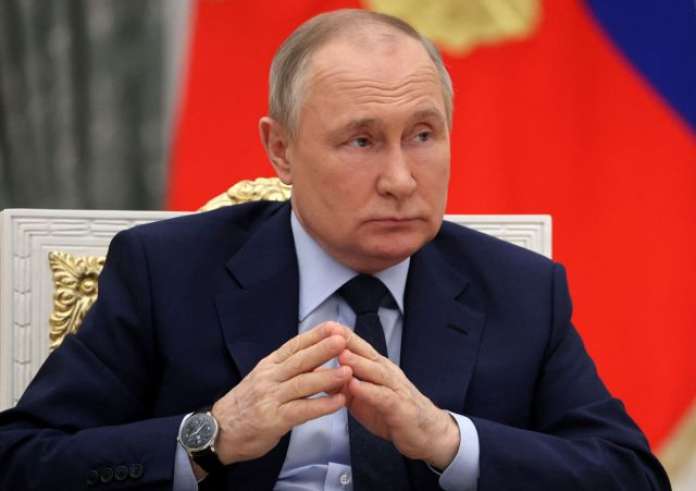 Reuters: Ο Πούτιν θέλει κατάπαυση πυρός στην Ουκρανία και διαπραγματεύσεις υπό όρους