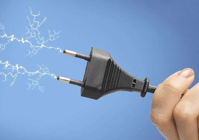 Διακοπή ρεύματος: Κινδυνεύουν χιλιάδες νοικοκυριά