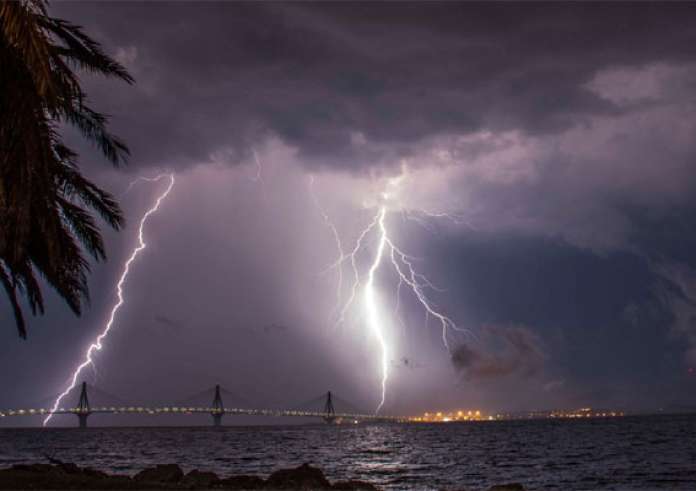 Έκτακτο δελτίο καιρού: Ισχυρές βροχές και καταιγίδες το τριήμερο