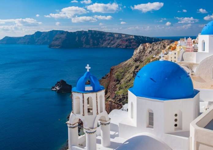 Daily Telegraph: Τα 15 καλύτερα ελληνικά νησιά για τις φετινές καλοκαιρινές διακοπές