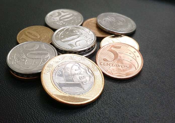 Εργοδότης πλήρωσε αποζημίωση 91.515 λαδωμένα νομίσματα του ενός σεντ και ένα μήνυμα βρισιάς