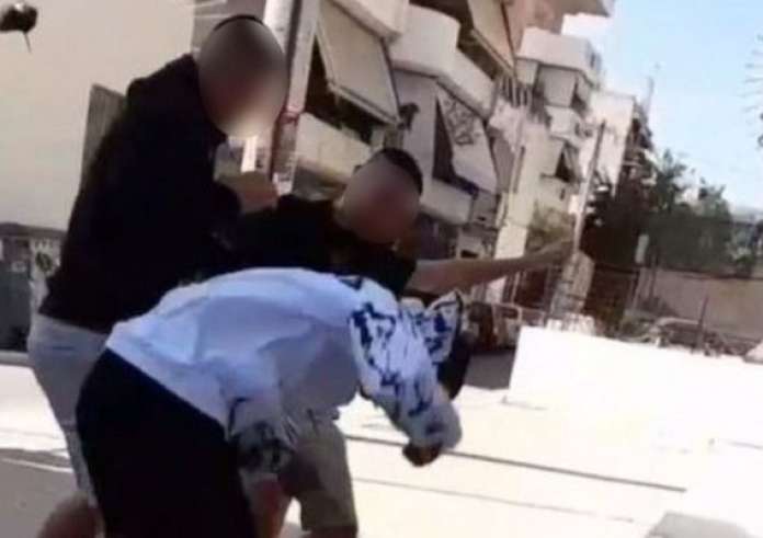 Μοσχάτο: «Μπαμπά, με έχουν χτυπήσει άσχημα 15 άτομα» – Η άγρια επίθεση σε 13χρονο