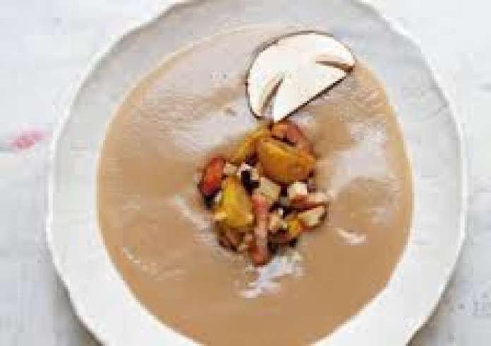 Νηστίσιμη ταχινόσουπα για τη Μ. Παρασκευή