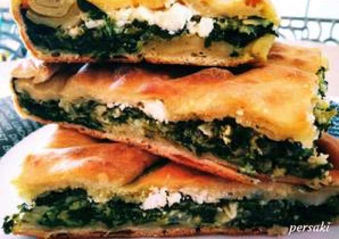 Εύκολη σπανακοτυρόπιτα χωρίς φύλο με τραχανά