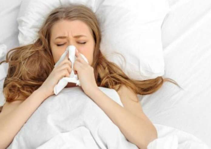 Γιατί ξυπνάω με βουλωμένη μύτη χωρίς να έχω αρρωστήσει;