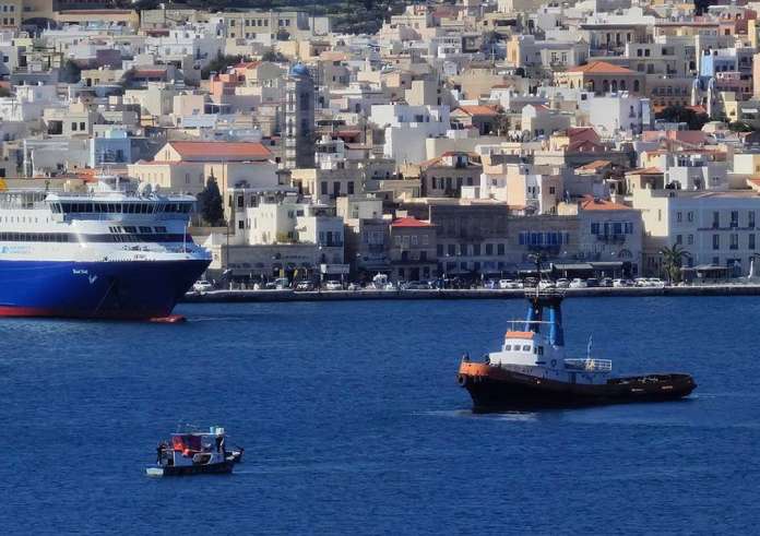 Σύρος: Έρευνες στο λιμάνι μετά από αναφορά για εντοπισμό σορού παιδιού
