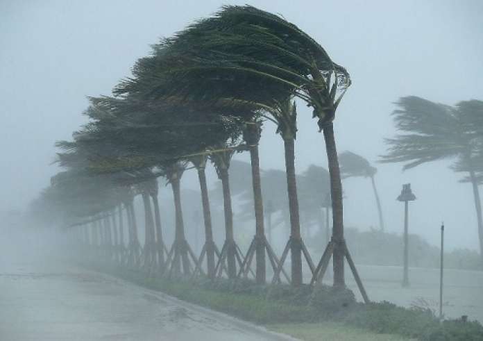 Ταξιδιώτης του Χρόνου εκπέμπει SOS: Έρχεται ο χειρότερος τυφώνας της ιστορίας στις 14/8