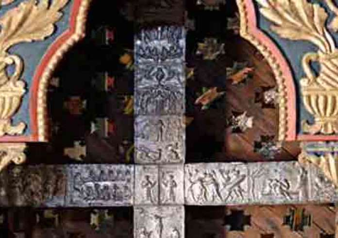 Σήμερα 14 Σεπτεμβρίου τιμάται η ύψωση του Τιμίου Σταυρού: Τι ακριβώς γιορτάζουμε