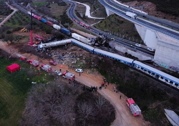 Τέμπη: Πώς βρέθηκαν τα δύο τρένα στην ίδια γραμμή και συγκρούστηκαν μετωπικά