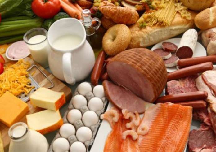 7 τροφές που βοηθούν το μυαλό να παραμένει φωτεινό και σε εγρήγορση