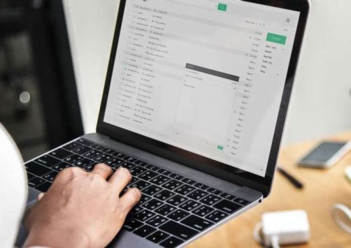 Λάρισα: Απάτη μαμούθ – Λογιστής εξαπάτησε 4.000 Ρομά με επιδόματα
