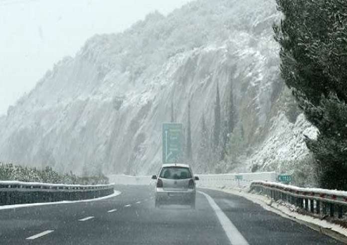 Κακοκαιρία, Καμμένος, πρωτοσέλιδα κυριακάτικων εφημερίδων