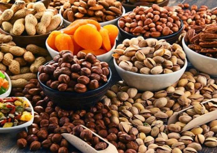 Εξι ξηροί καρποί που βγάζουν νοκ άουτ τα περιττά κιλά μια ανάσα πριν την παραλία