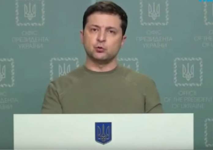 Ζελένσκι: Ζητάει από τους Ευρωπαίους να πληρώσουν τους στρατιώτες της Ουκρανίας