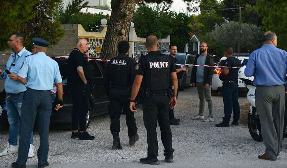 Μακελειό στην Αρτέμιδα: Τι οδήγησε στη σύλληψη του Τούρκου στο Ελ. Βενιζέλος - Τούρκοι με γαλλικές ταυτότητες οι έξι νεκροί