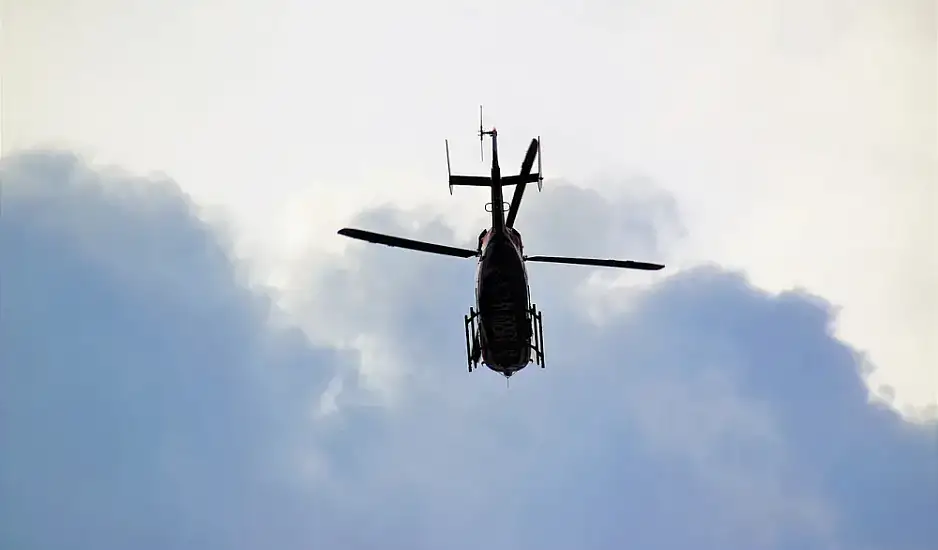 Ελικόπτερο του Λιμενικού σήκωσε στον αέρα παραλία στον Πλαταμώνα και τραυμάτισε τουρίστρια