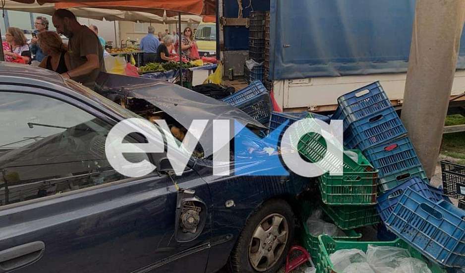 Εύβοια: Αυτοκίνητο μπούκαρε σε λαϊκή - Έξι τραυματίες