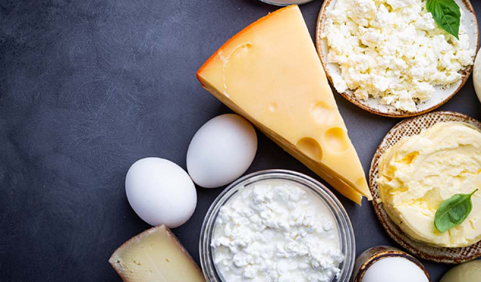 Αυτό είναι το τυρί που δυναμώνει τα οστά χωρίς να ανεβάζει τη χοληστερόλη