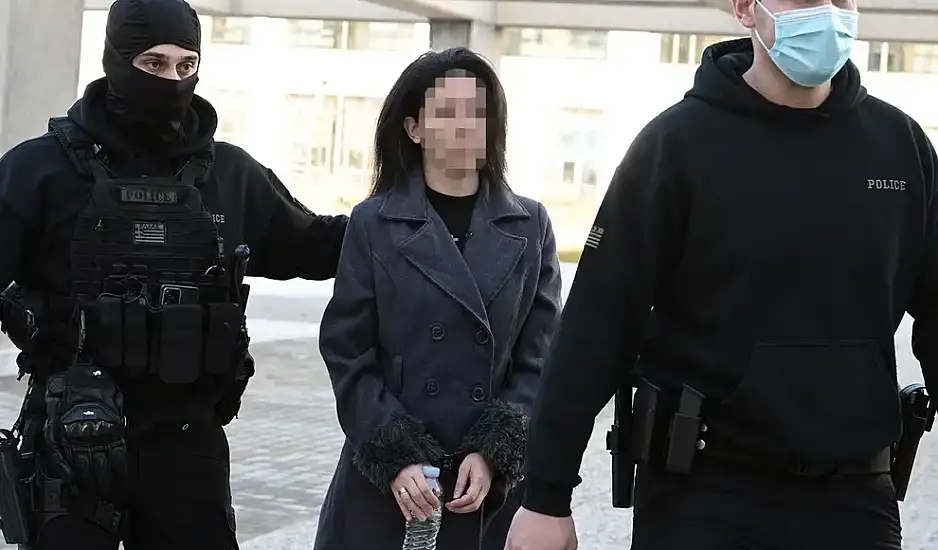 Την ενοχή της μητέρας της 12χρονης στον Κολωνό για όλες τις κατηγορίες ζήτησε η εισαγγελέας – Καταπέλτης και για τον «Μιχάλη»