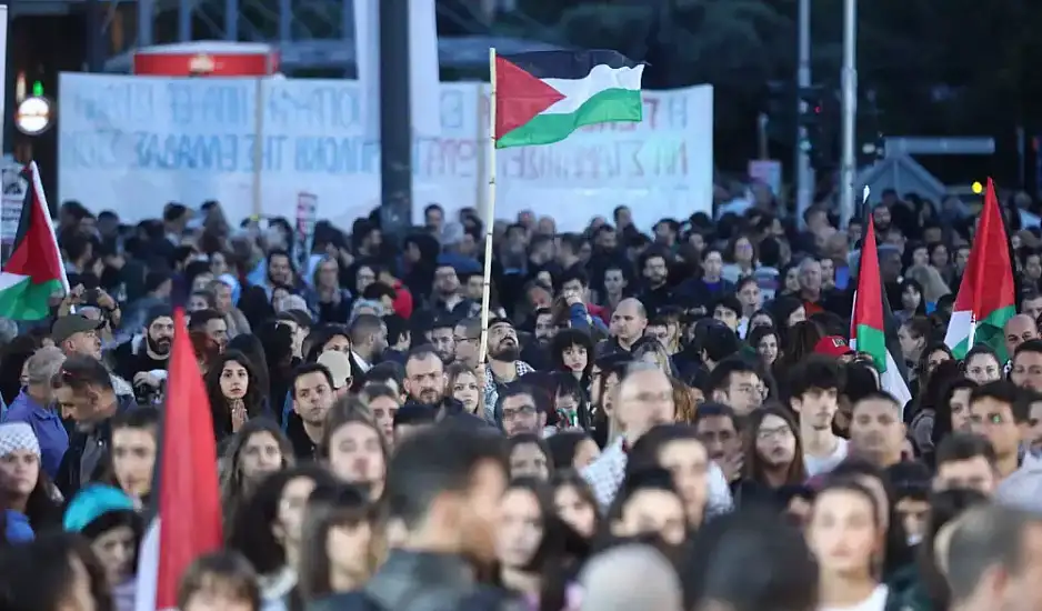 Ολονύχτια διαμαρτυρία φοιτητών και στο κέντρο της Αθήνας ως ένδειξη αλληλεγγύης στην Παλαιστίνη