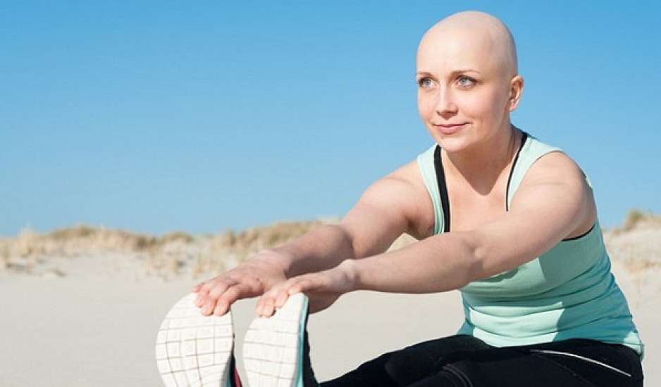 Λέμφωμα – καρκίνος: Προσοχή στα «αθώα» συμπτώματα – Πού να ψηλαφήσετε για την αυτοεξέταση
