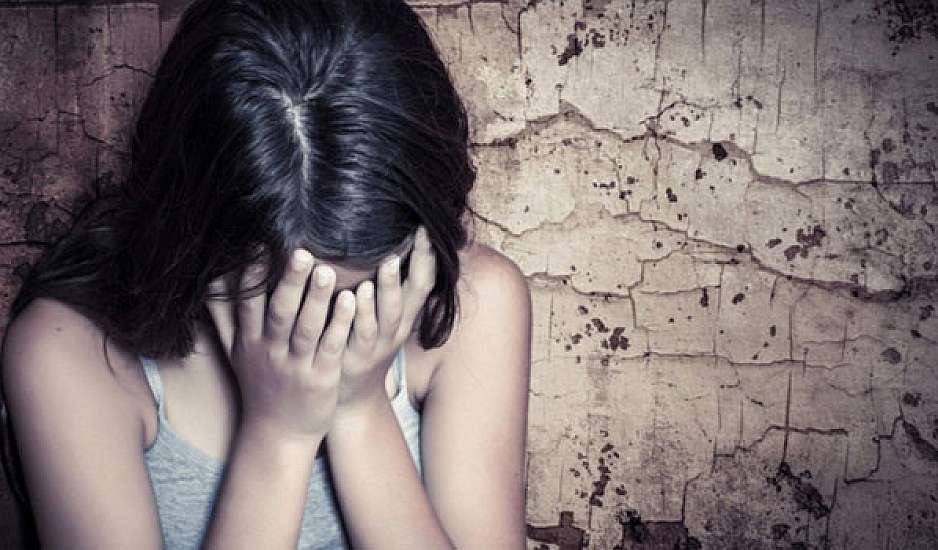 Προφυλακιστέος ο πατριός που κατηγορείται ότι ασελγούσε στην 16χρονη κόρη της συζύγου του