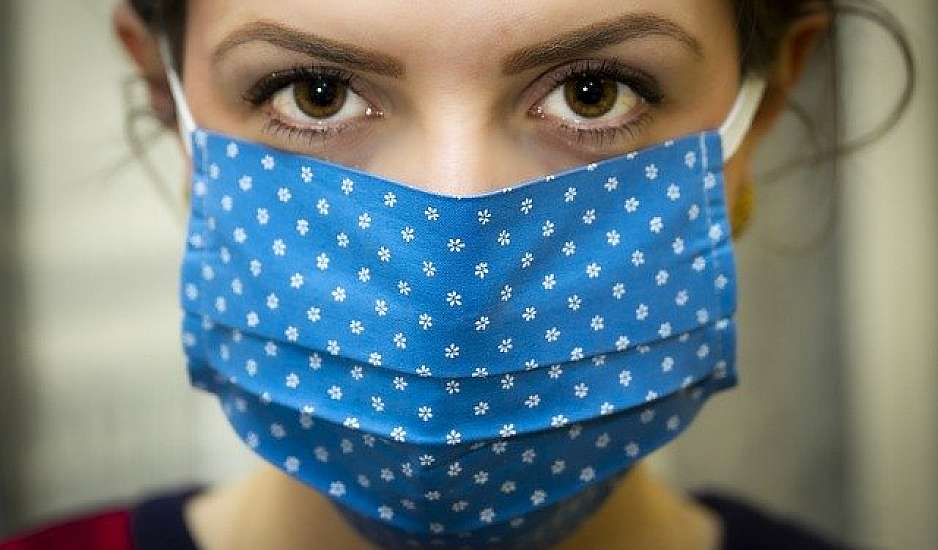 Κορονοϊός προστατευτικές μάσκες: Νέες οδηγίες, ποιες είναι κατάλληλες, τι ισχύει για τις ασπίδες προσώπου