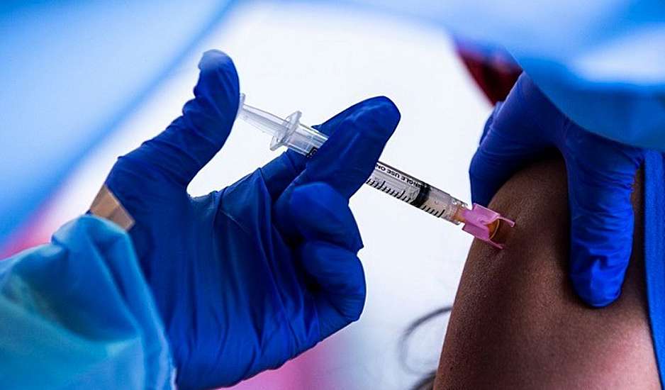 J&J: Σταματά ο εμβολιασμός στην ηπειρωτική χώρα - Κανονικά η επιχείρηση Γαλάζια Ελευθερία