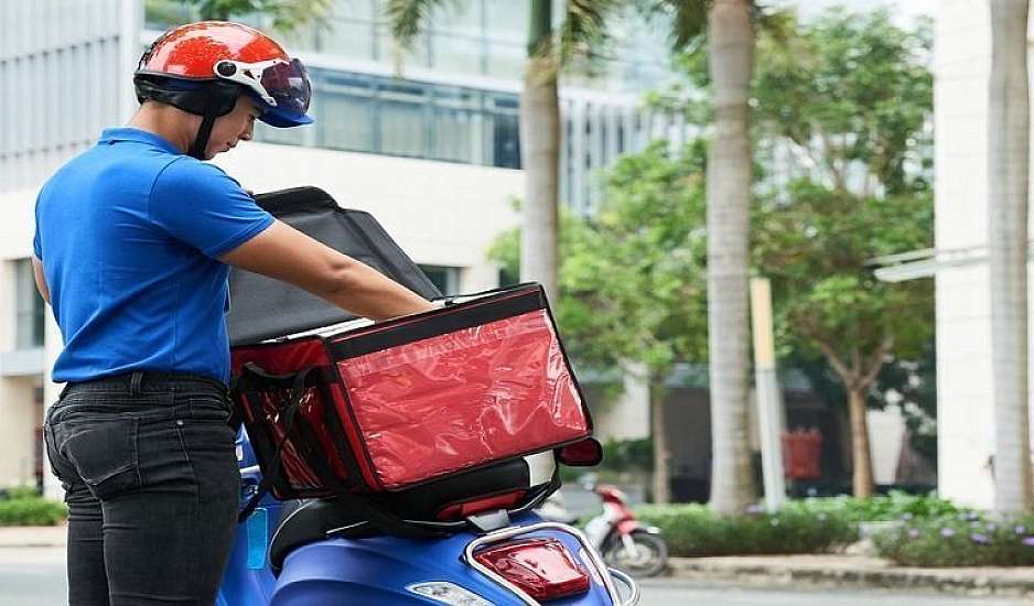 Κορονοϊός και delivery: Πώς ανοίγουμε με ασφάλεια τα πακέτα