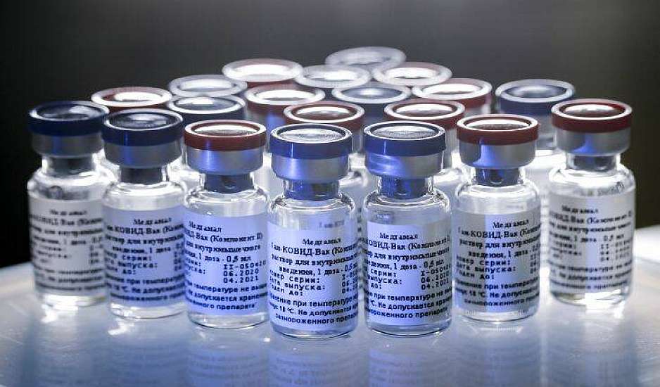 Κορονοϊός: Το δεύτερο ρωσικό εμβόλιο EpiVacCorona άρχισε να διατίθεται προς χρήση