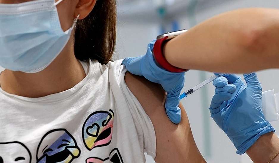 Covid-19: Το 60,1% των γονιών παγκοσμίως πρόθυμοι να εμβολιάσουν τα παιδιά